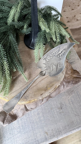 Ornate Vintage Pie Server