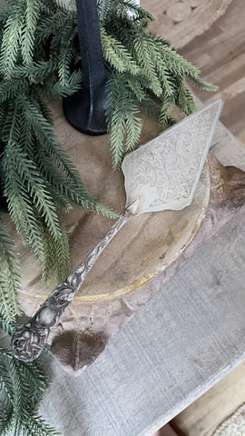 Ornate Vintage Pie Server