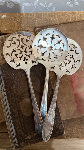 Vintage Tomato Server NO STAMP