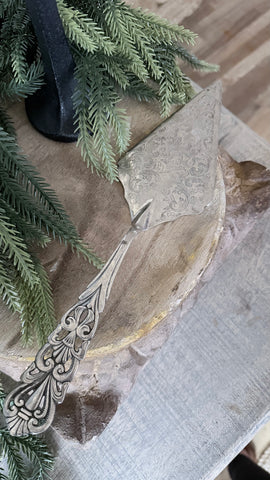 Ornate Vintage Pie Server