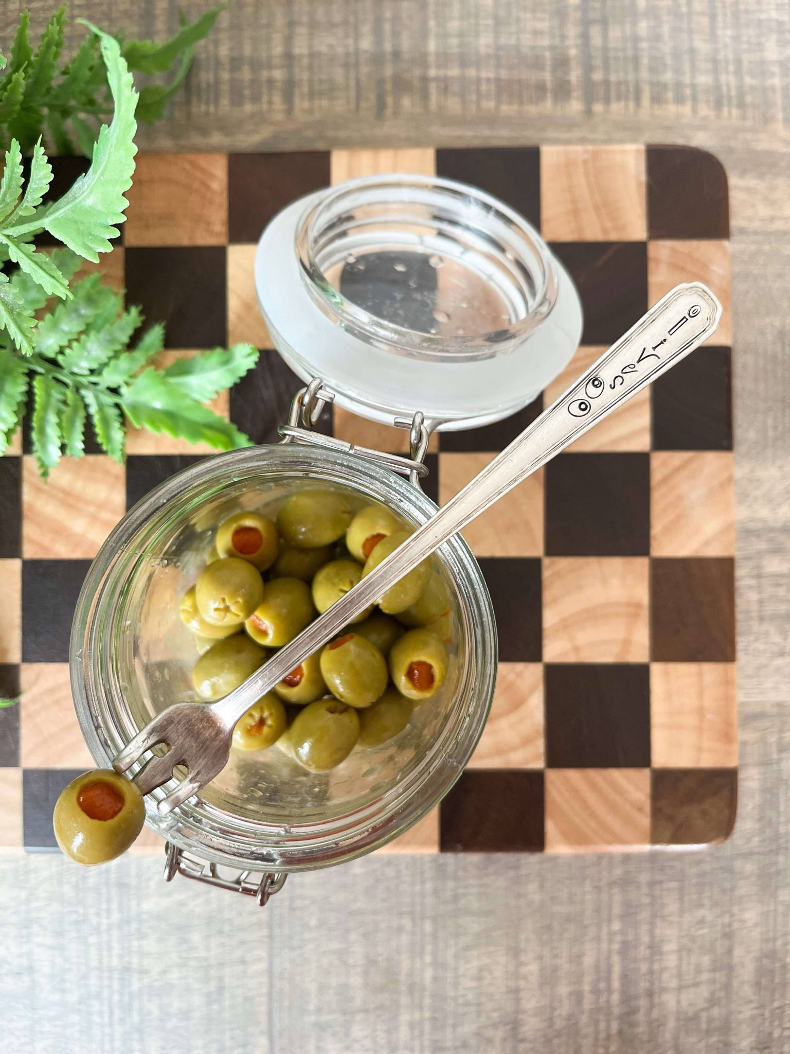 Olives Vintage Pick
